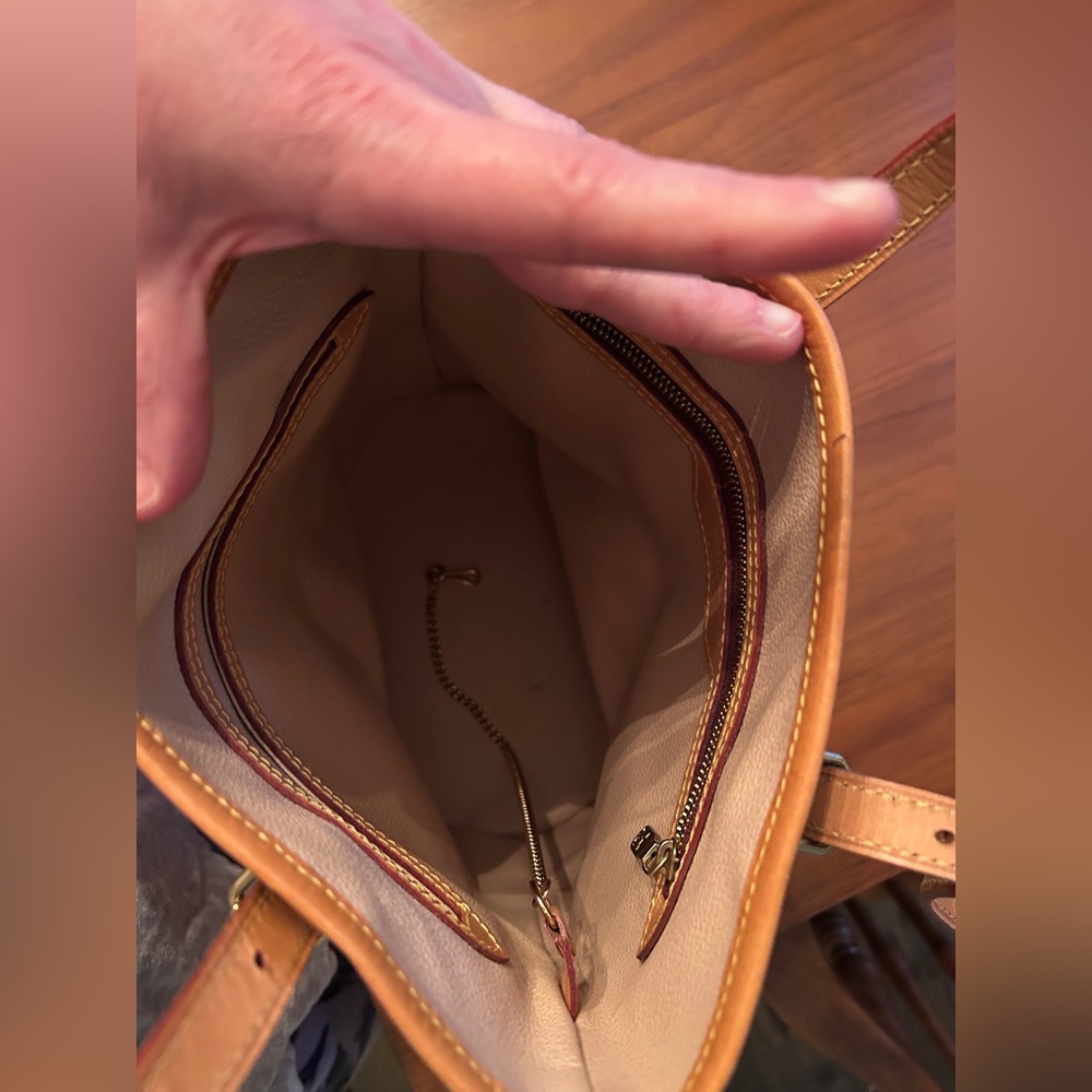 Louis Vuitton
Monogram Bucket Petit - Picture 4 of 13